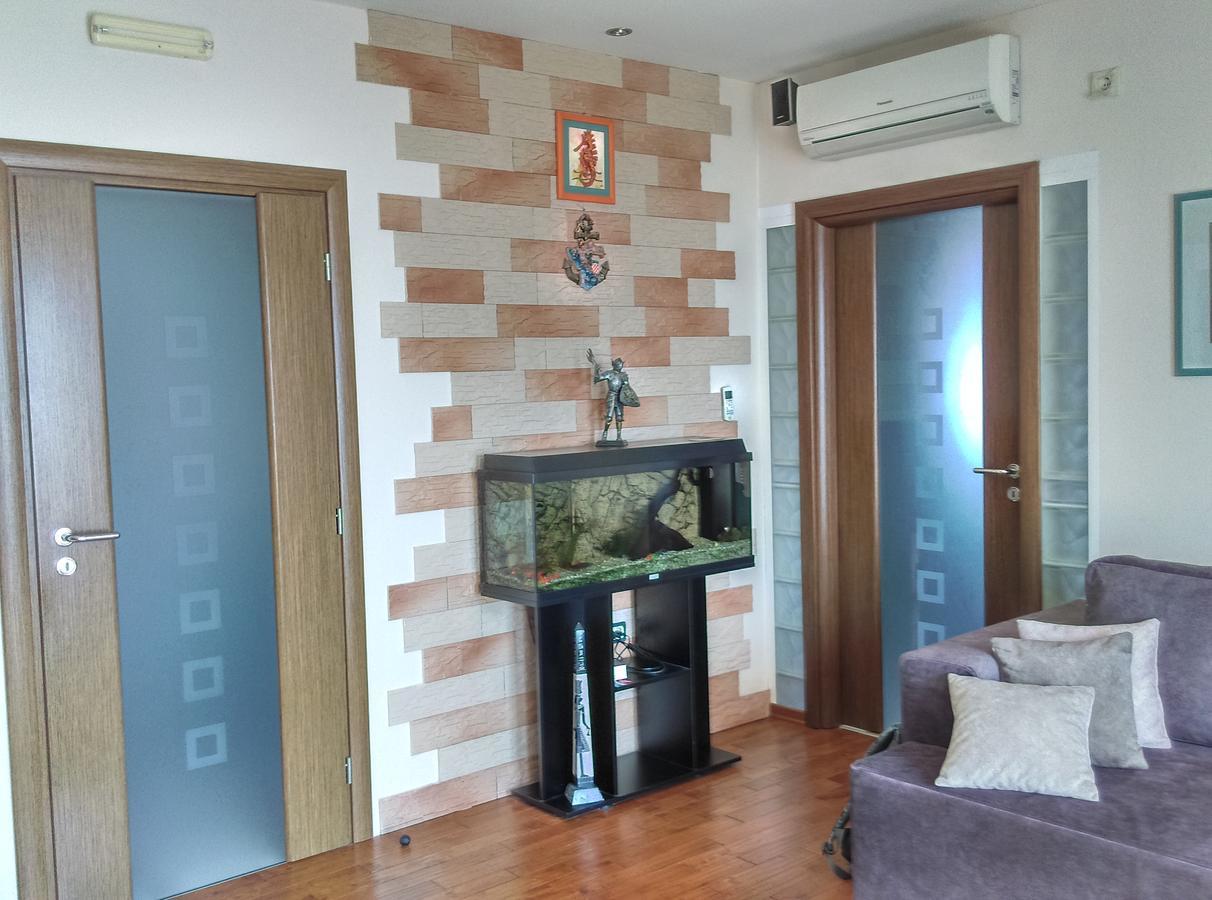 Apartments Europa Starigrad Paklenica Exterior photo